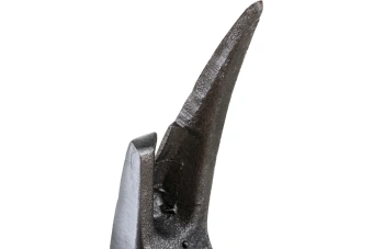 Молоток кровельный ВОЛАТ 600г широкий цельнокован. с магнитом 10200-06