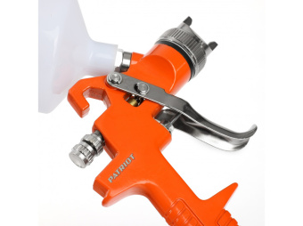 Пневмокраскораспылитель PATRIOT HVLP 1,4A верхний бачок 0,6л, сопло 1,4мм, 130л/мин, быстросъем 1/4"  830901017