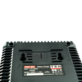 Зарядное устройство TEH FC01 20V (время заряда 30-90мин, тип крепления — слайдер, вес 0.22кг)