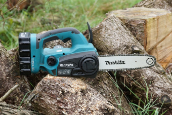 Пила цепная Makita DUC 302RF2