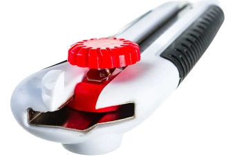 Нож со сменным лезвием Монтажник 25мм, обрезиненный, ABS+TPR 600508