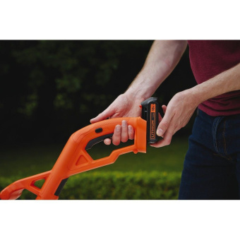 Триммер аккумуляторный  Black+Decker ST 1823 QW