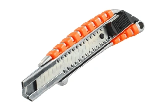 Нож строительный PATRIOT CKP-183 (с выдв. сегментир. лезвием, автофикс.,двухкомп. алюм. корпус, 18мм