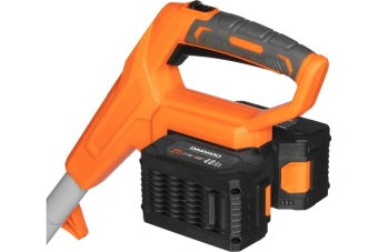 Снегоуборщик-лопата DAEWOO DAST 4242Li SET (21В+21В=42В, ФАРА, КОЛЕСА, 2АКБ*4Ач Li-Ion, ЗУ, 8,8кг) 