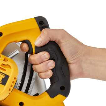 Пила циркулярная DeWalt DWE 5615